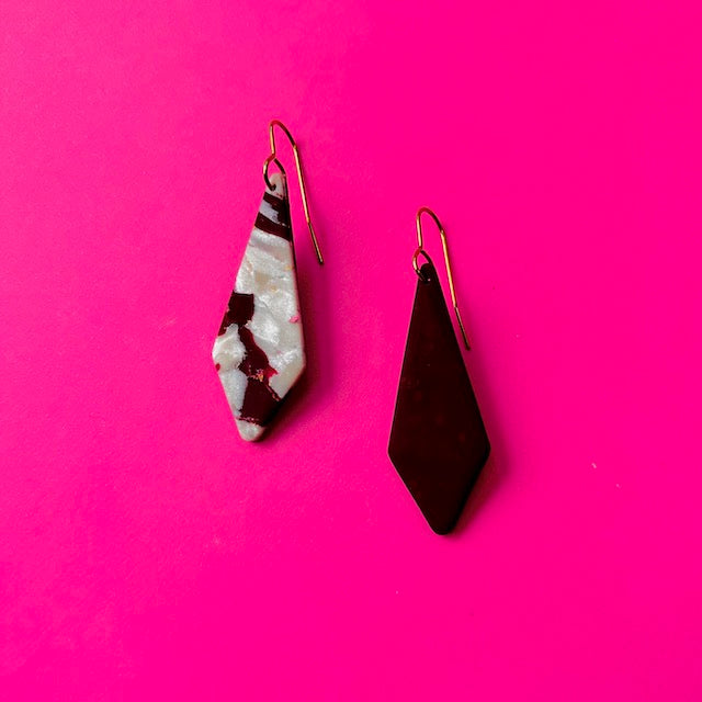 Elongated Kite Dangles - Marble/ Wine Red